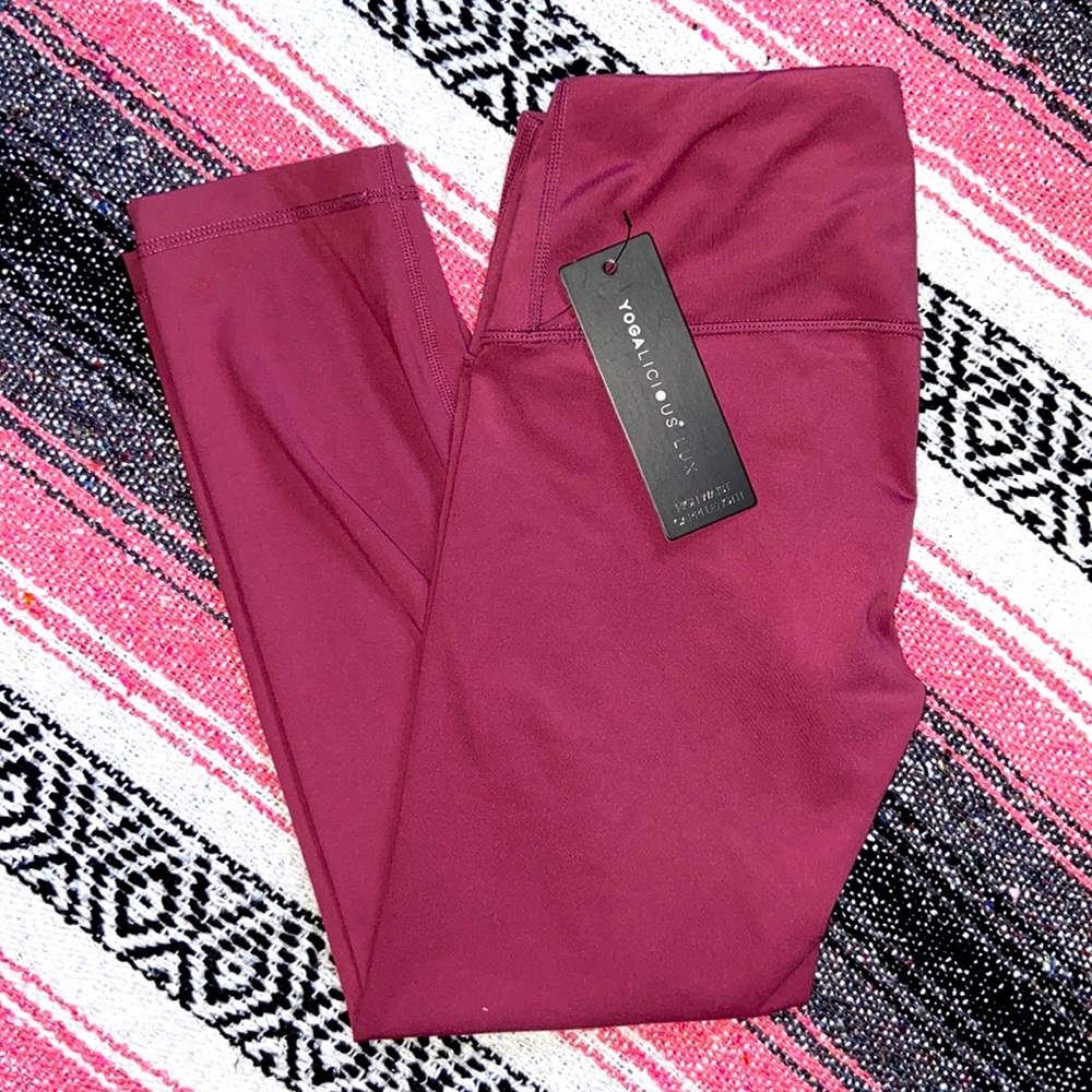 Yogalicious Pomberry Leggings NWT